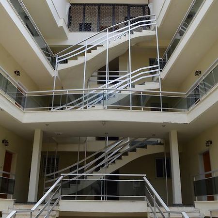 Kineta Apartments Bagian luar foto