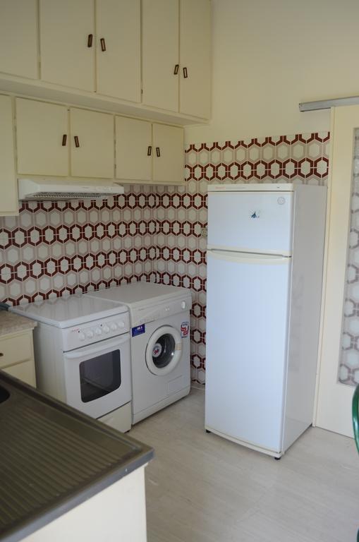 Kineta Apartments Bagian luar foto