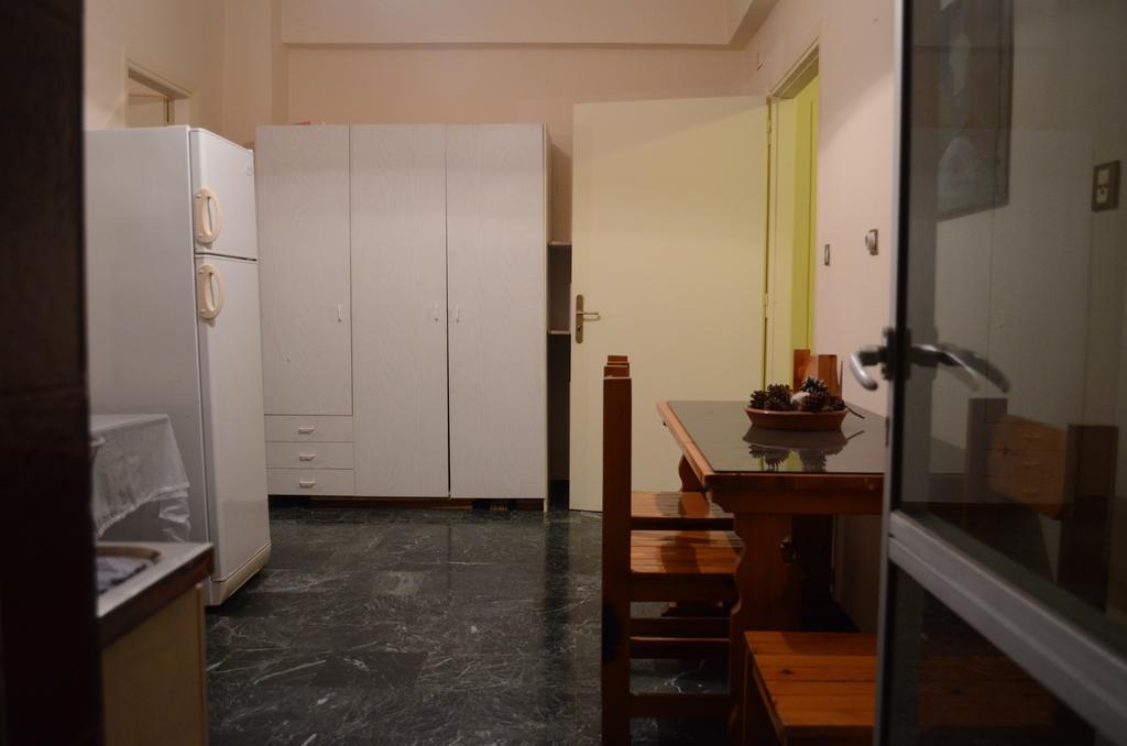 Kineta Apartments Bagian luar foto