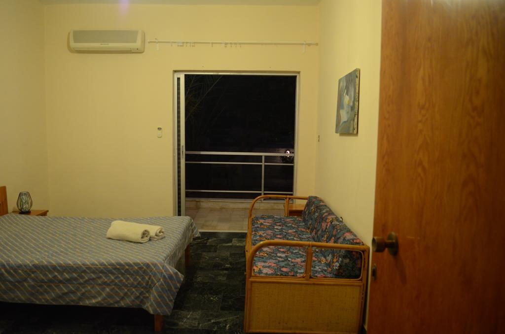 Kineta Apartments Bagian luar foto