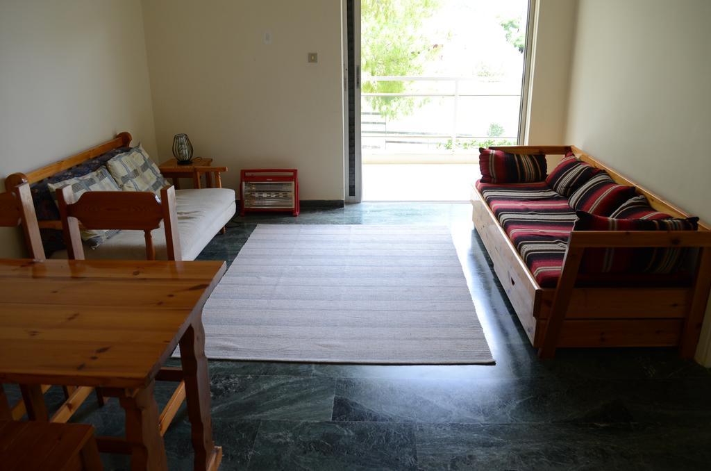 Kineta Apartments Bagian luar foto