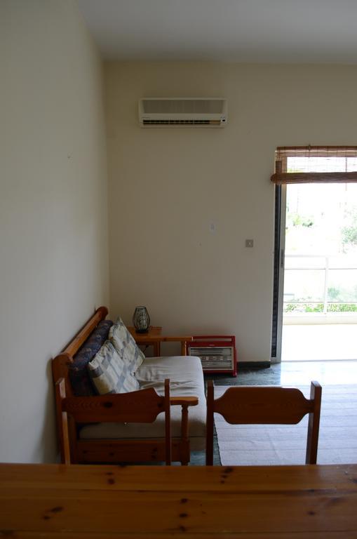 Kineta Apartments Bagian luar foto