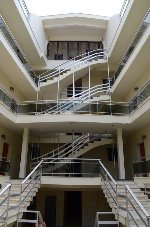 Kineta Apartments Bagian luar foto