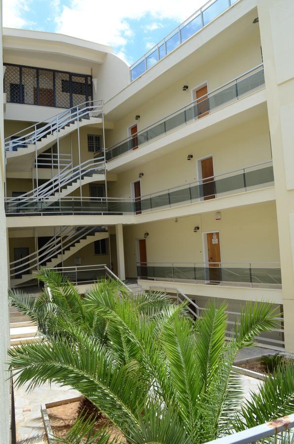 Kineta Apartments Bagian luar foto