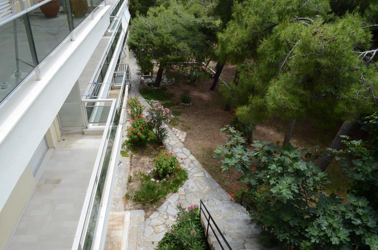 Kineta Apartments Bagian luar foto